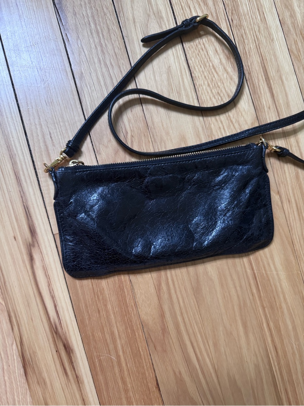 Prada Vitello Shine Purse detachable shoulder strap and gold tone hardware bag - Picture 2 of 8